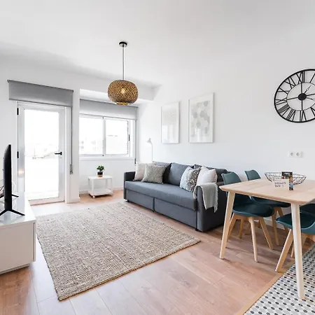 Guestready - Retreat With A Balcony * Porto